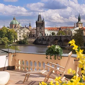 residence-charles-bridge.praguehotelsweb.com/